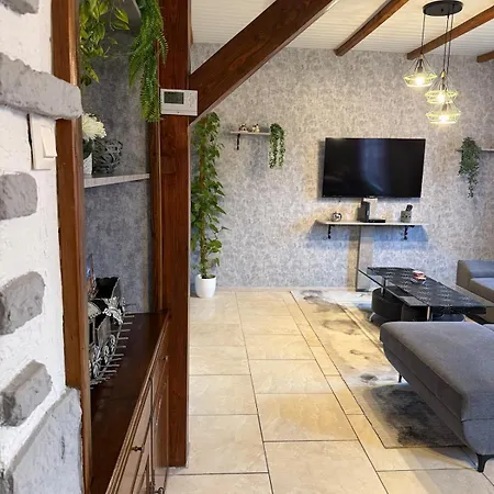 Maison Les Cinq Etoiles بيت للعطل رُمْيِريمو