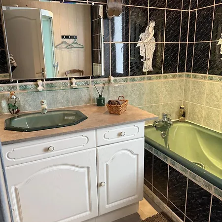 Maison Les Cinq Etoiles بيت للعطل
